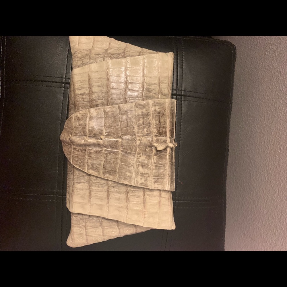 Crocodile clutch(real)